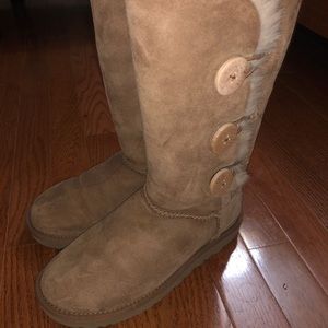 UGG Bailey Button Triplet